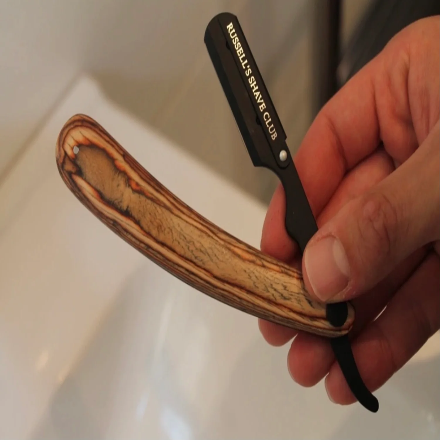 Wooden Handle Cut-Throat Razor - Image 5